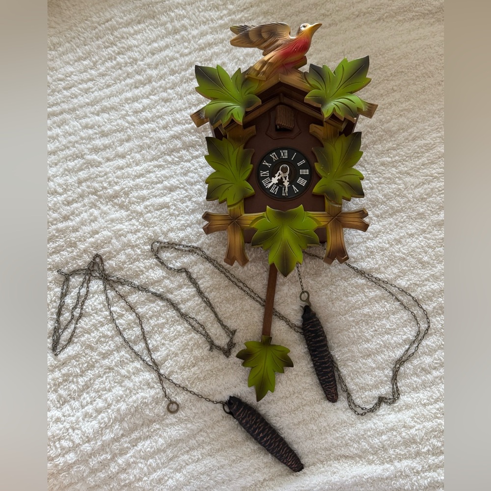 Green Leaf Cuckoo Clock Wall Decor - Unbranded